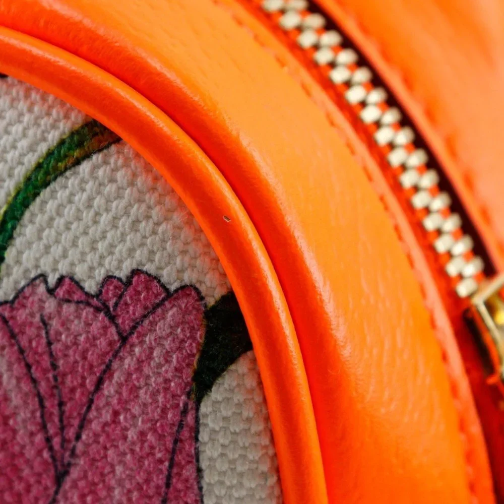 GUCCI Authentic Orange Leather Shoulder Bag - Picture 7 of 13